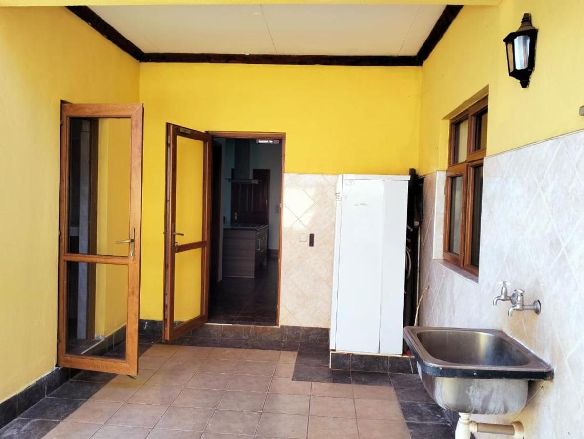 5 Bed House with En Suite in Kitisuru - 3