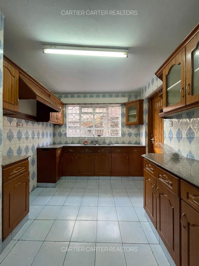 4 Bed Townhouse with En Suite in South C - 10