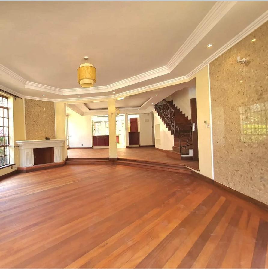 5 Bed Townhouse with En Suite in Lavington - 1