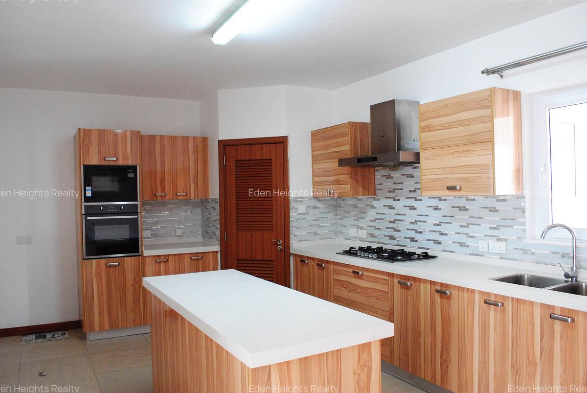 3 Bed Apartment with En Suite in Kilimani - 3