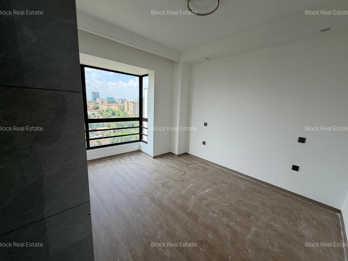 3 Bed Apartment with En Suite in Riverside - 13