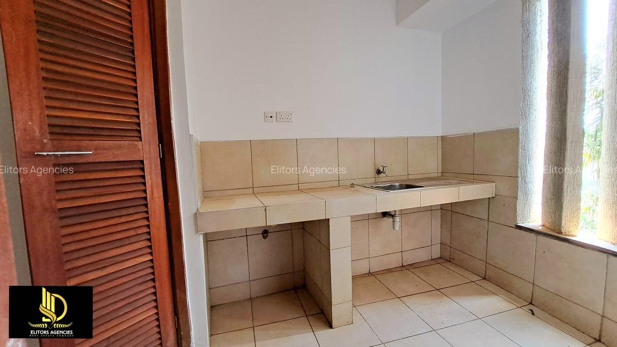 3 Bed Apartment with En Suite at 4Th Parklands - 6
