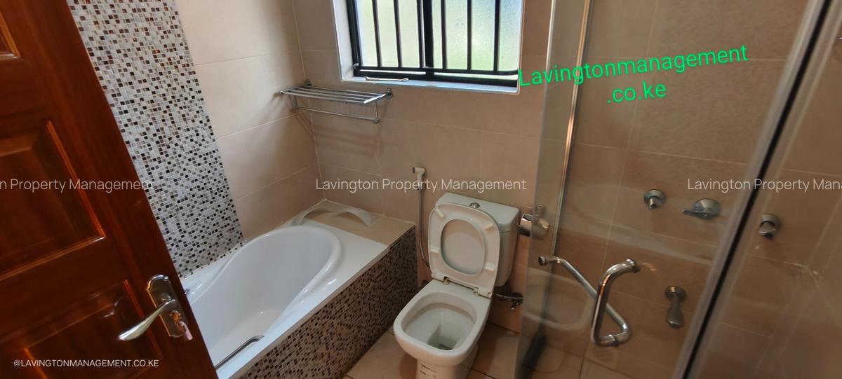 4 Bed House with En Suite at Lavington Green - 19