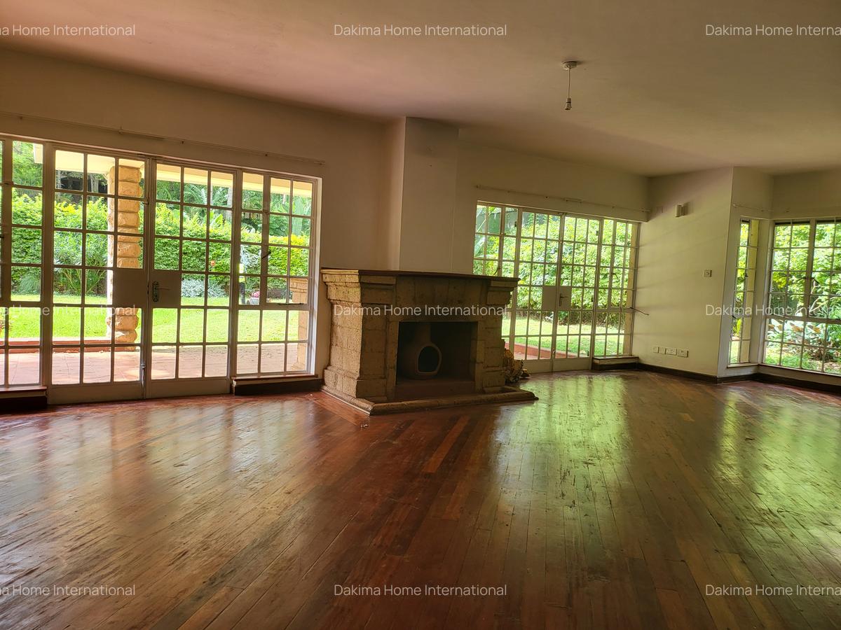 5 Bed Townhouse with En Suite in Rosslyn - 6