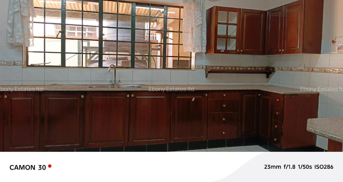 5 Bed Villa with En Suite in Lavington - 10