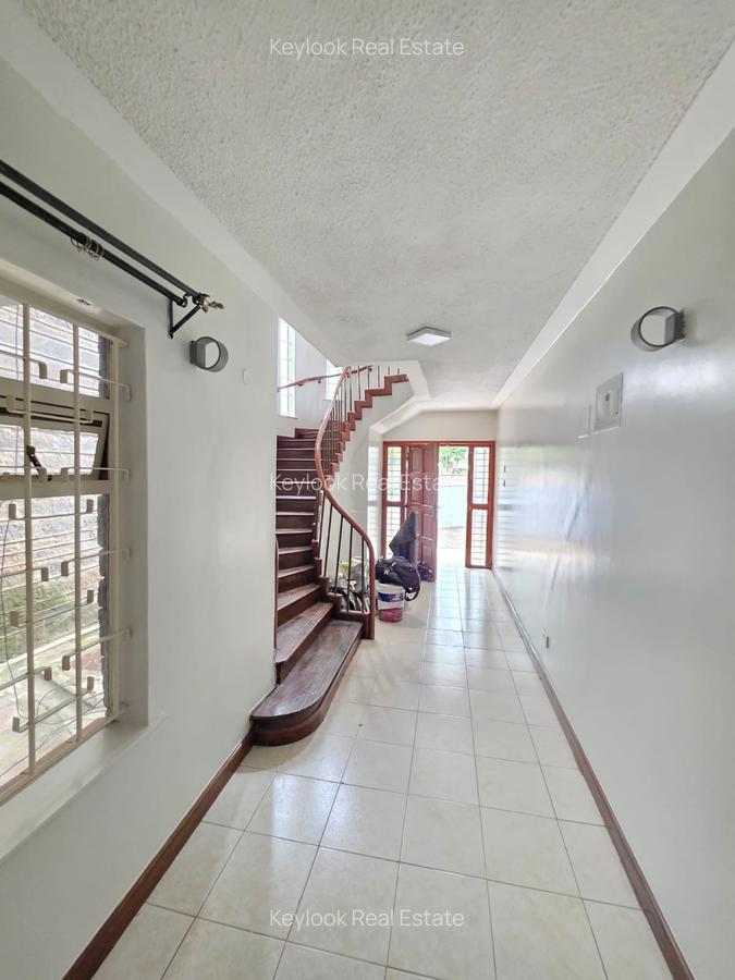 4 Bed Townhouse with En Suite at James Gichuru Road - 10