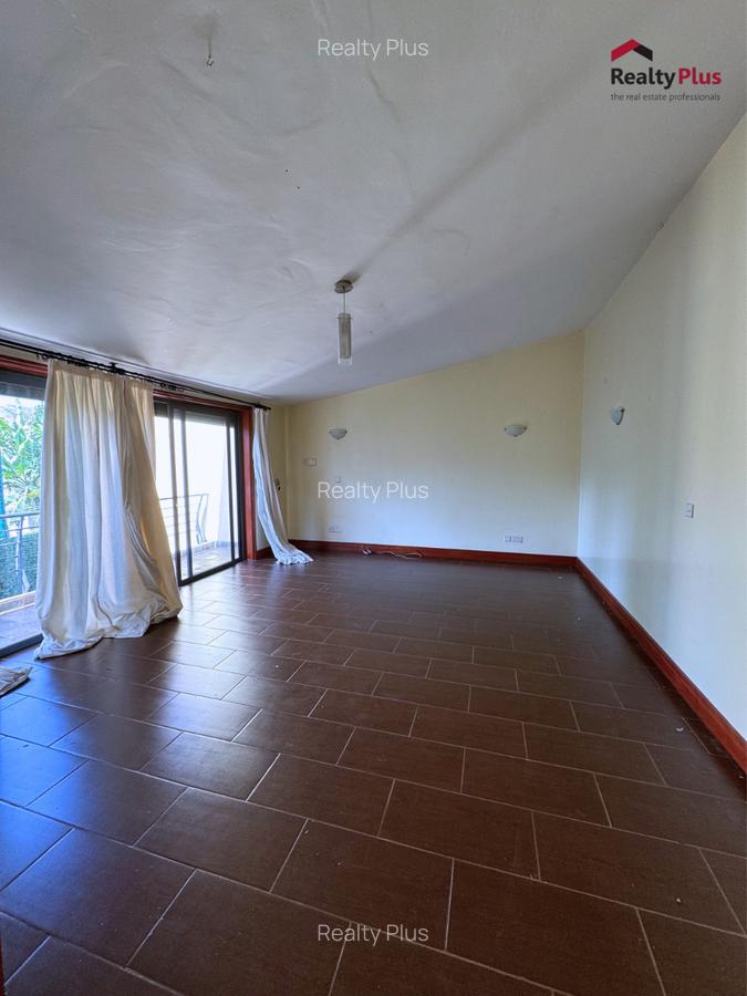 4 Bed Villa with En Suite in Runda - 14