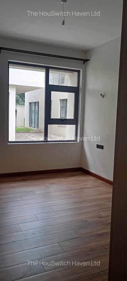 6 Bed Townhouse with En Suite at Off Convent Drive - 18