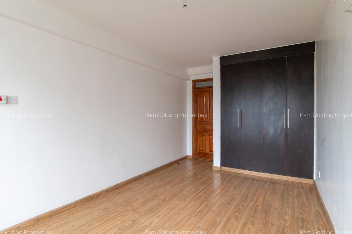 4 Bed Apartment with En Suite in Kilimani - 13