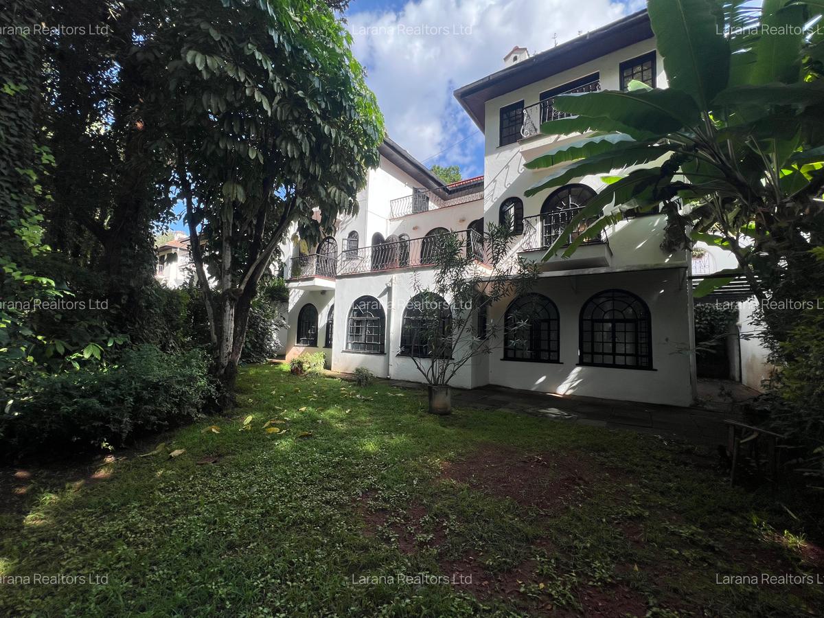 4 Bed Townhouse with En Suite at Riverside Dr - 1