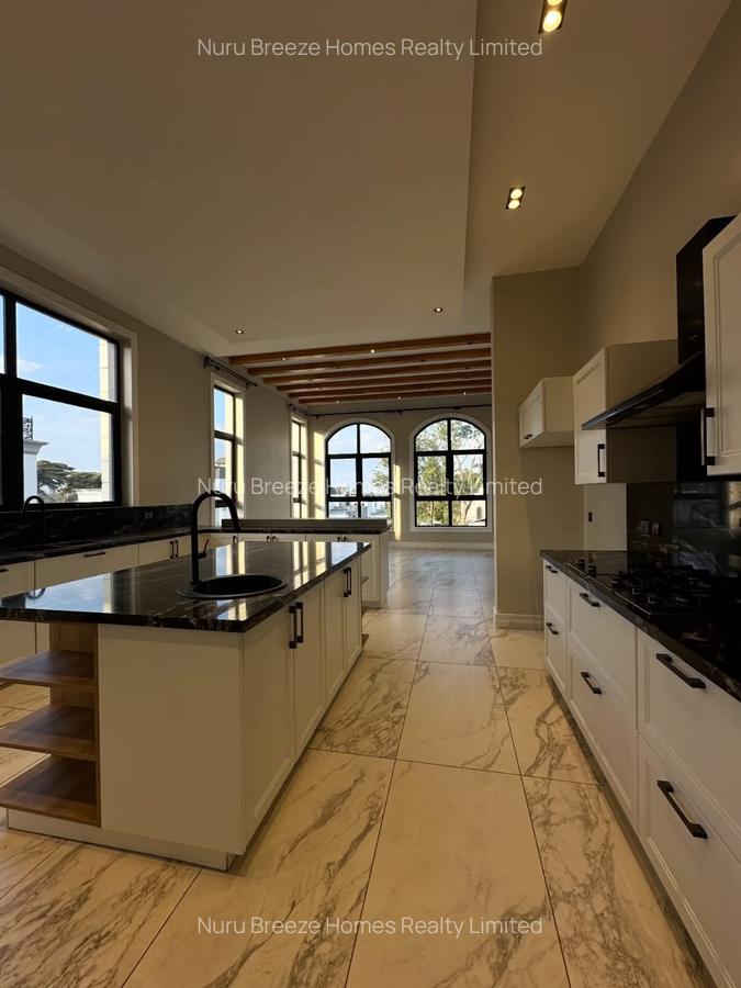 5 Bed Townhouse with En Suite in Loresho - 14