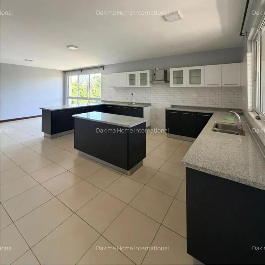 4 Bed Apartment with En Suite in General Mathenge - 3