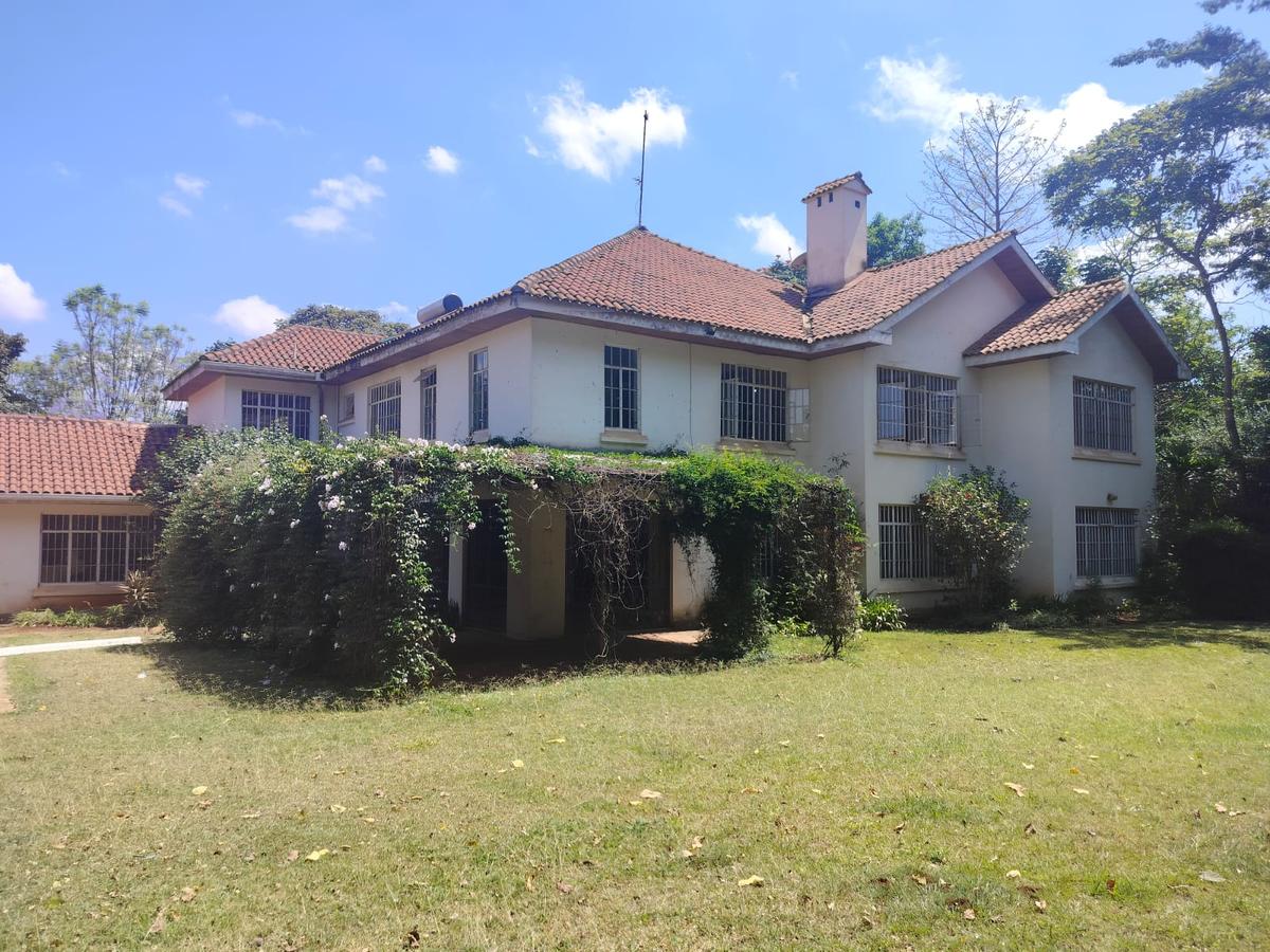 5 Bed House with En Suite at Nyari - 1