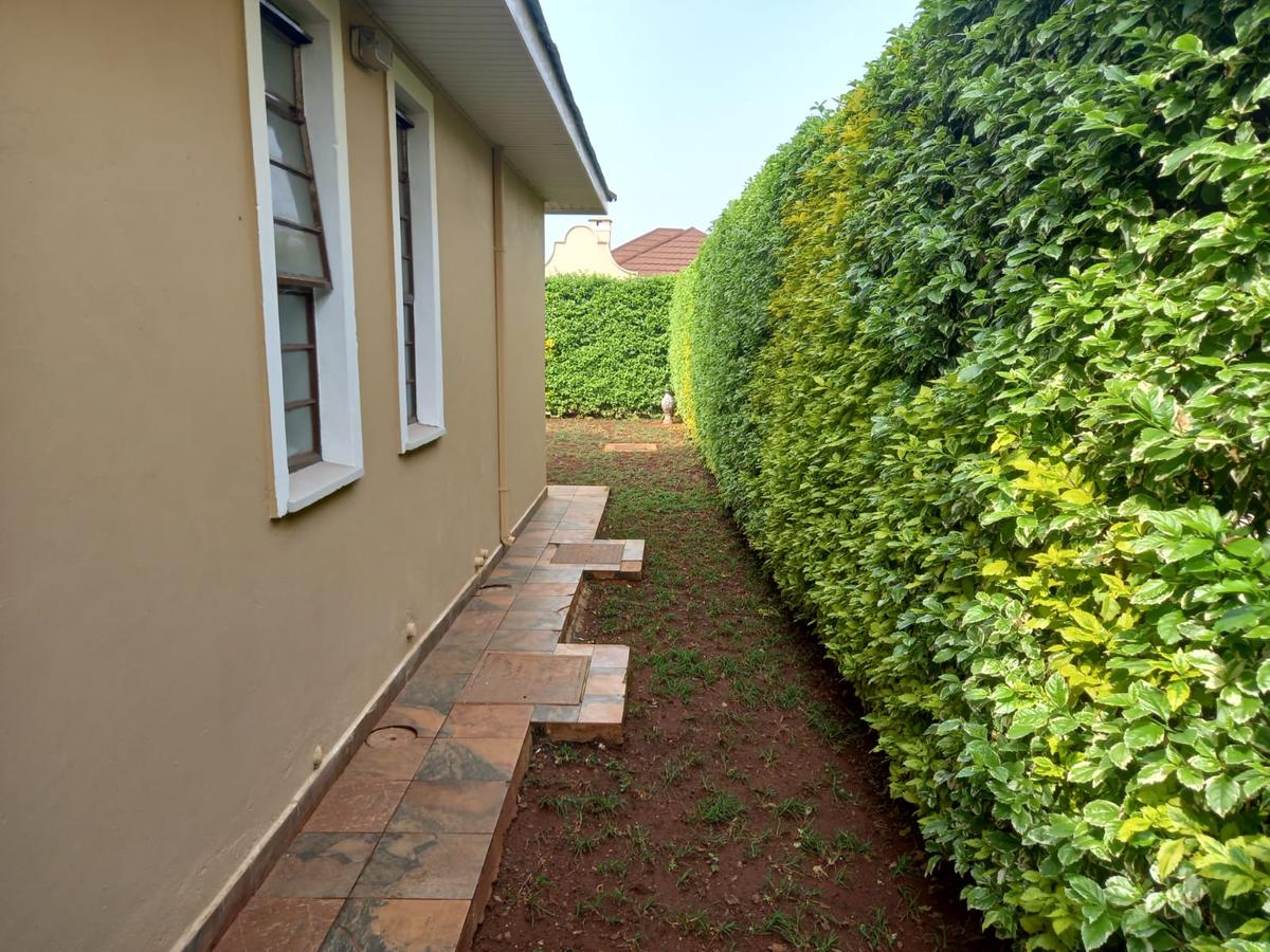 4 Bed Townhouse with En Suite in Kiambu Road - 12