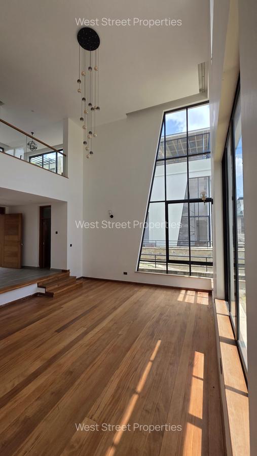 5 Bed Villa with En Suite at Lavington - 3