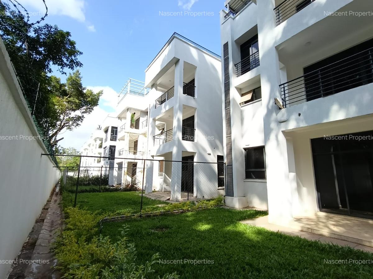 5 Bed Townhouse with En Suite in Lavington - 15