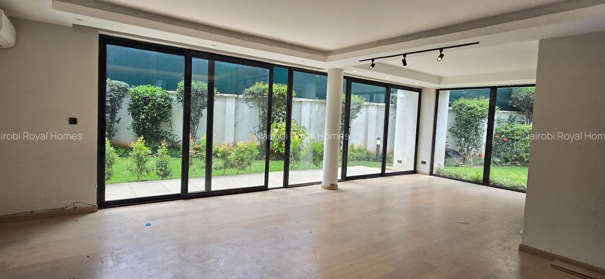 4 Bed Townhouse with En Suite at Lavington Green - 17