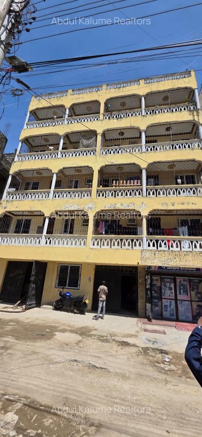 10 Bed House with Gym in Bamburi - 5