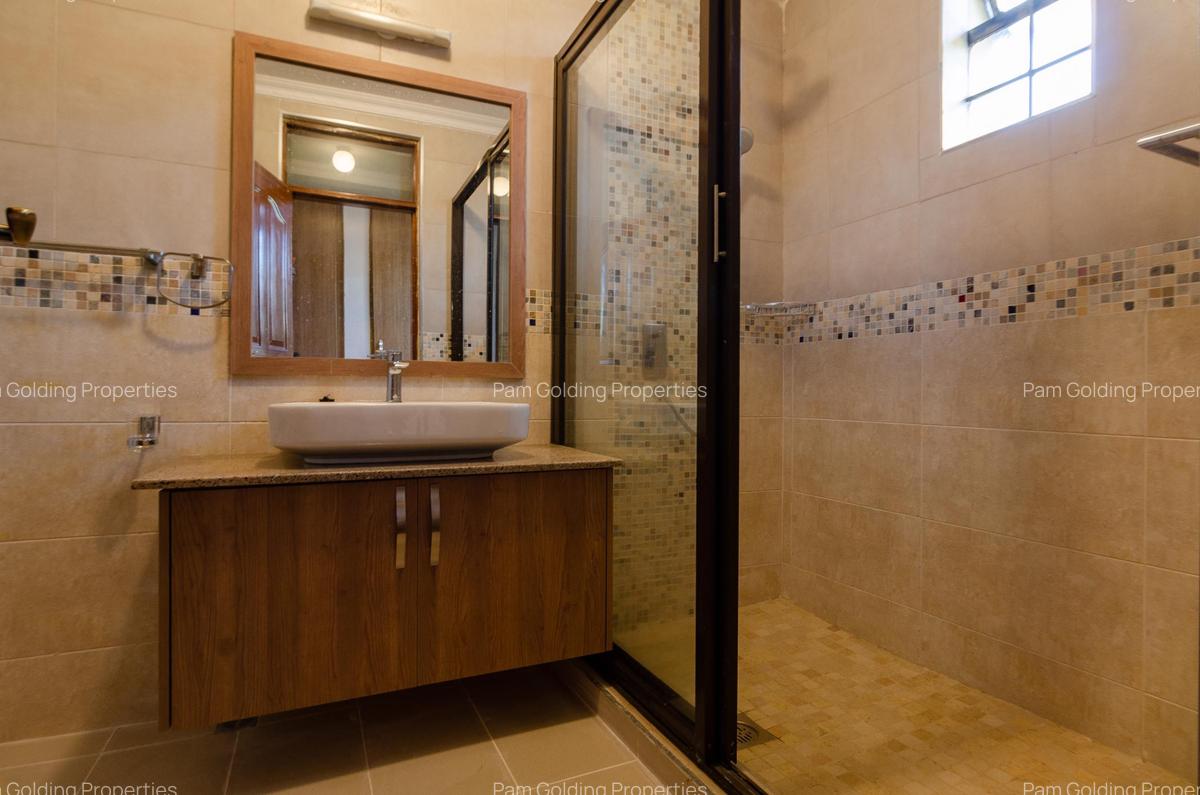 4 Bed House with Swimming Pool in Runda - 14