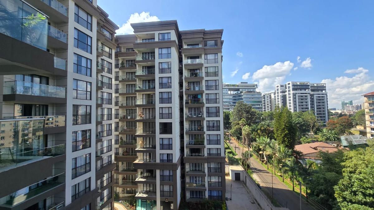 3 Bed Apartment with En Suite in Riverside - 4