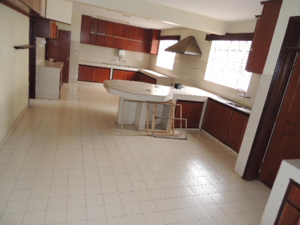 5 Bed Townhouse with En Suite at Runda Mimosa Road - 4