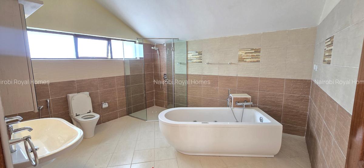 5 Bed Townhouse with En Suite at Grovelia Grove - 16