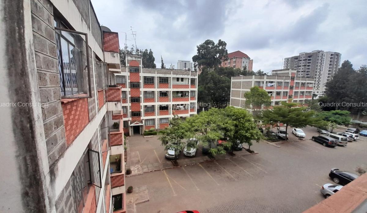 Serviced 2 Bed Apartment with En Suite at Argwings Kodheck Road - 7