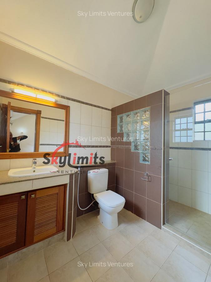 4 Bed Townhouse with En Suite at Peponi Rd - 9
