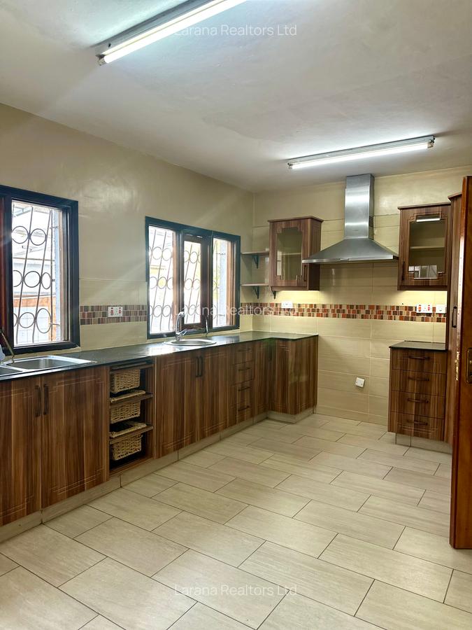 4 Bed Townhouse with Staff Quarters at Ole Dume Rd - 6