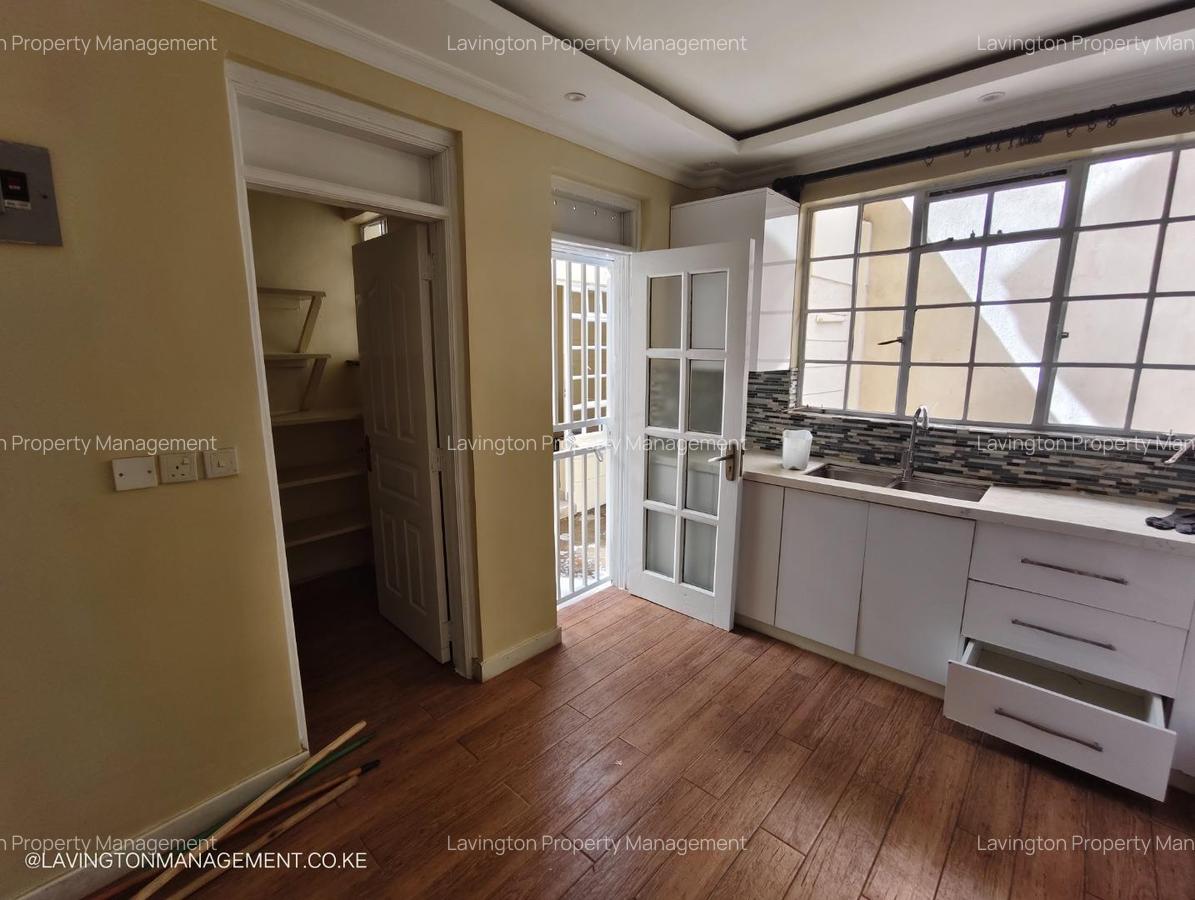 5 Bed Townhouse with En Suite at Lavington Green - 6