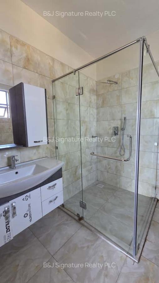 Serviced 5 Bed Apartment with En Suite in Parklands - 20
