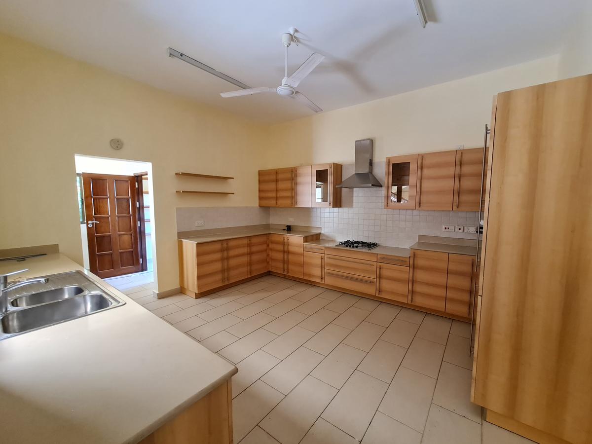 3 Bed Apartment with En Suite in Nyali Area - 3