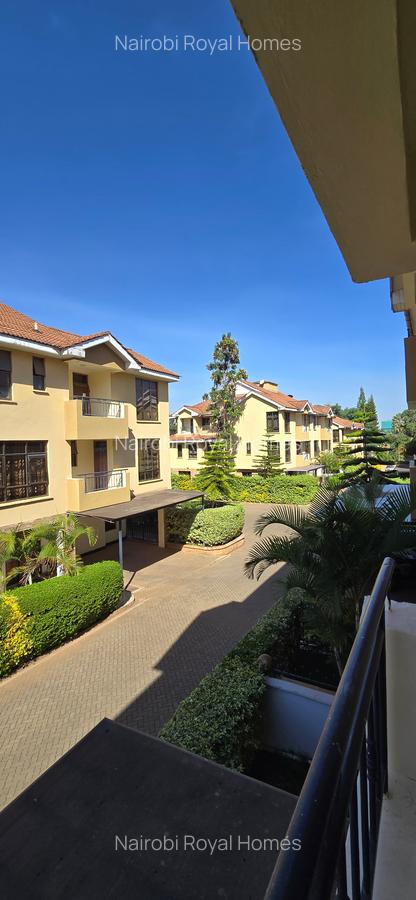 6 Bed Townhouse with En Suite at Lavington Green - 2