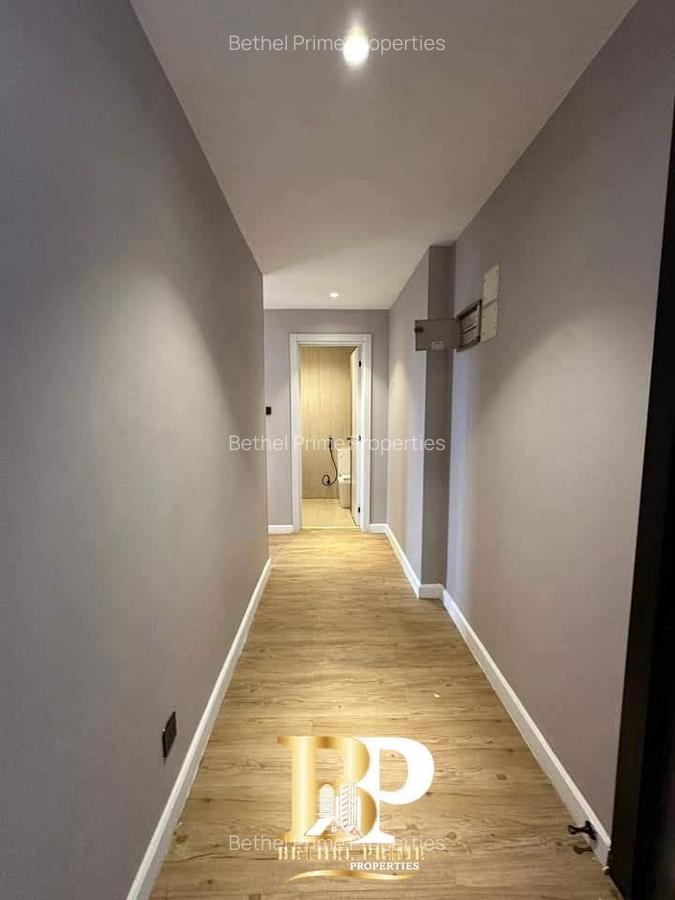 3 Bed Apartment with En Suite in Brookside - 4