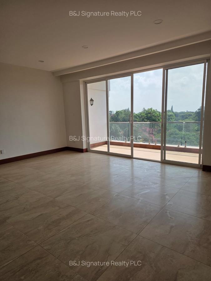 3 Bed Apartment with En Suite in Parklands - 2