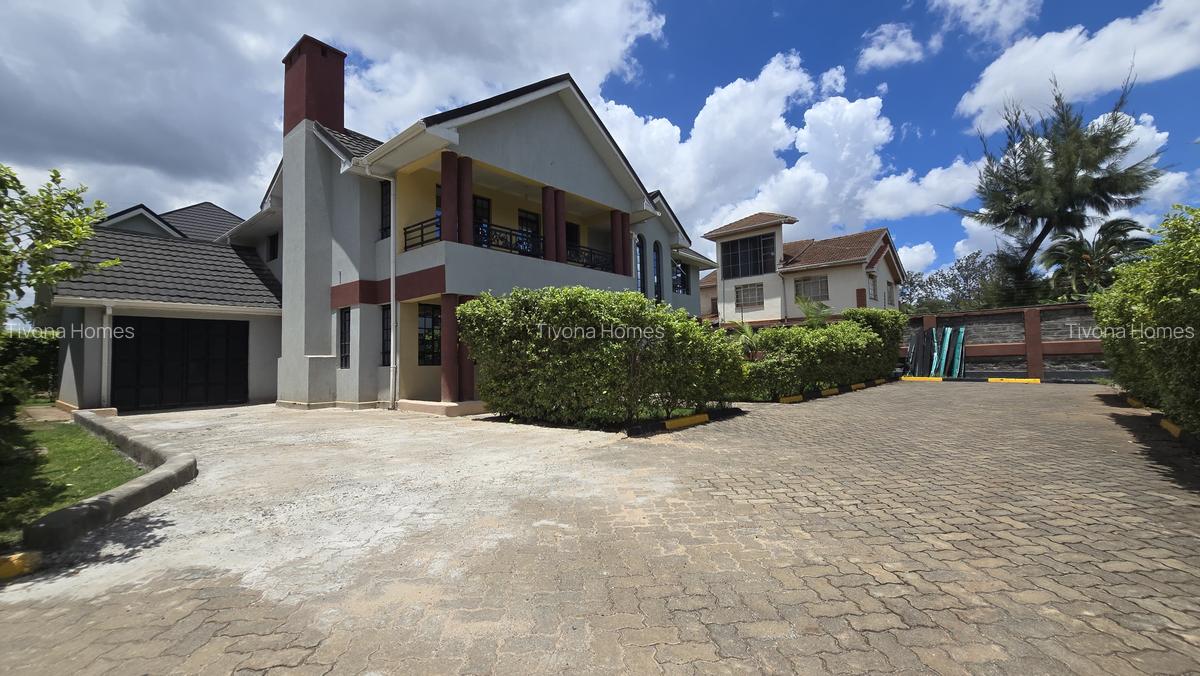 5 Bed House with En Suite in Garden Estate - 18