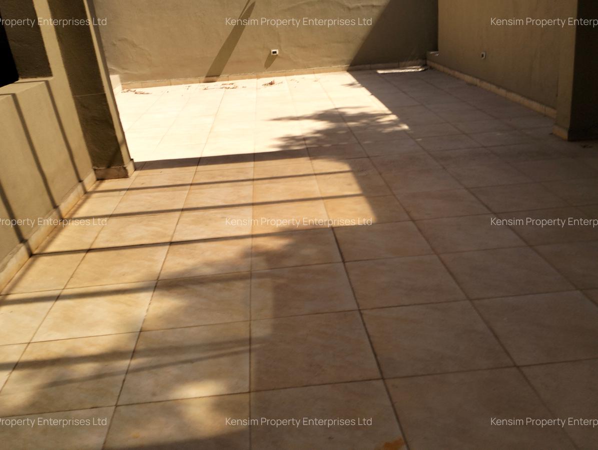 5 Bed Townhouse with En Suite in Lavington - 12
