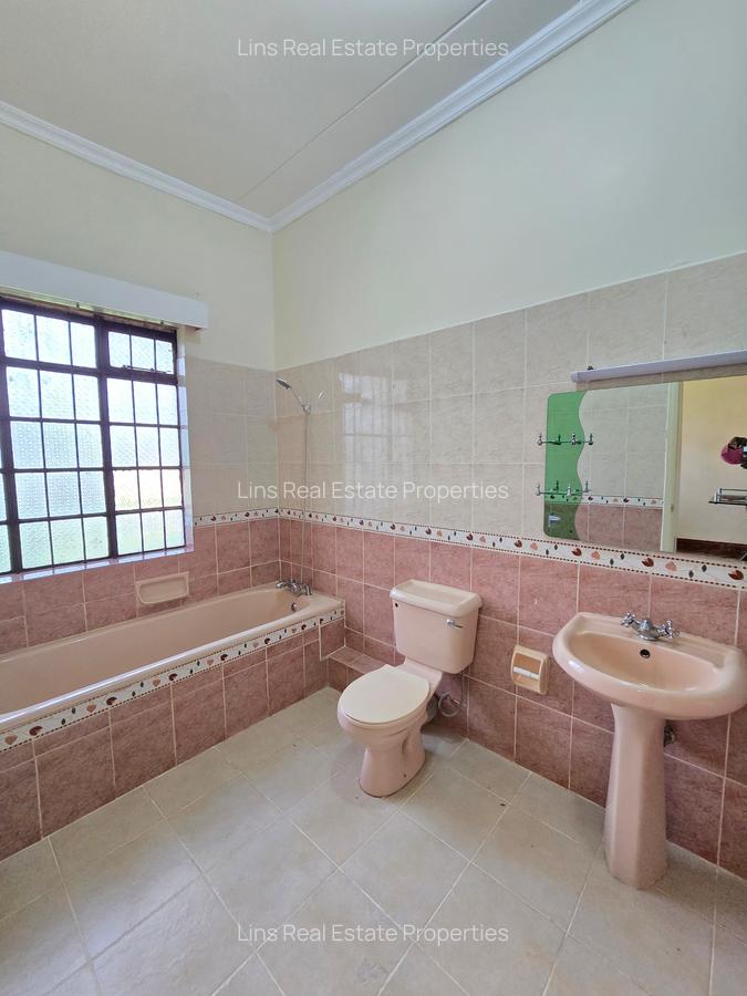 4 Bed House with En Suite in Runda - 18