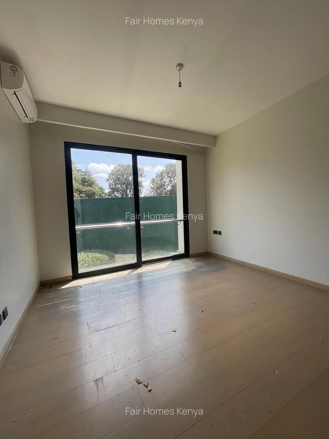 4 Bed Townhouse with En Suite at Lavington Green - 10