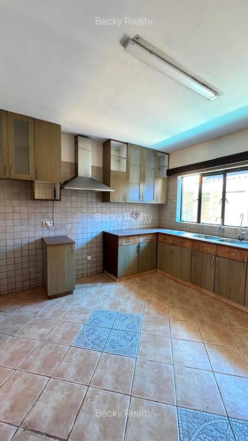 4 Bed Villa with En Suite at Rhapta Road - 4