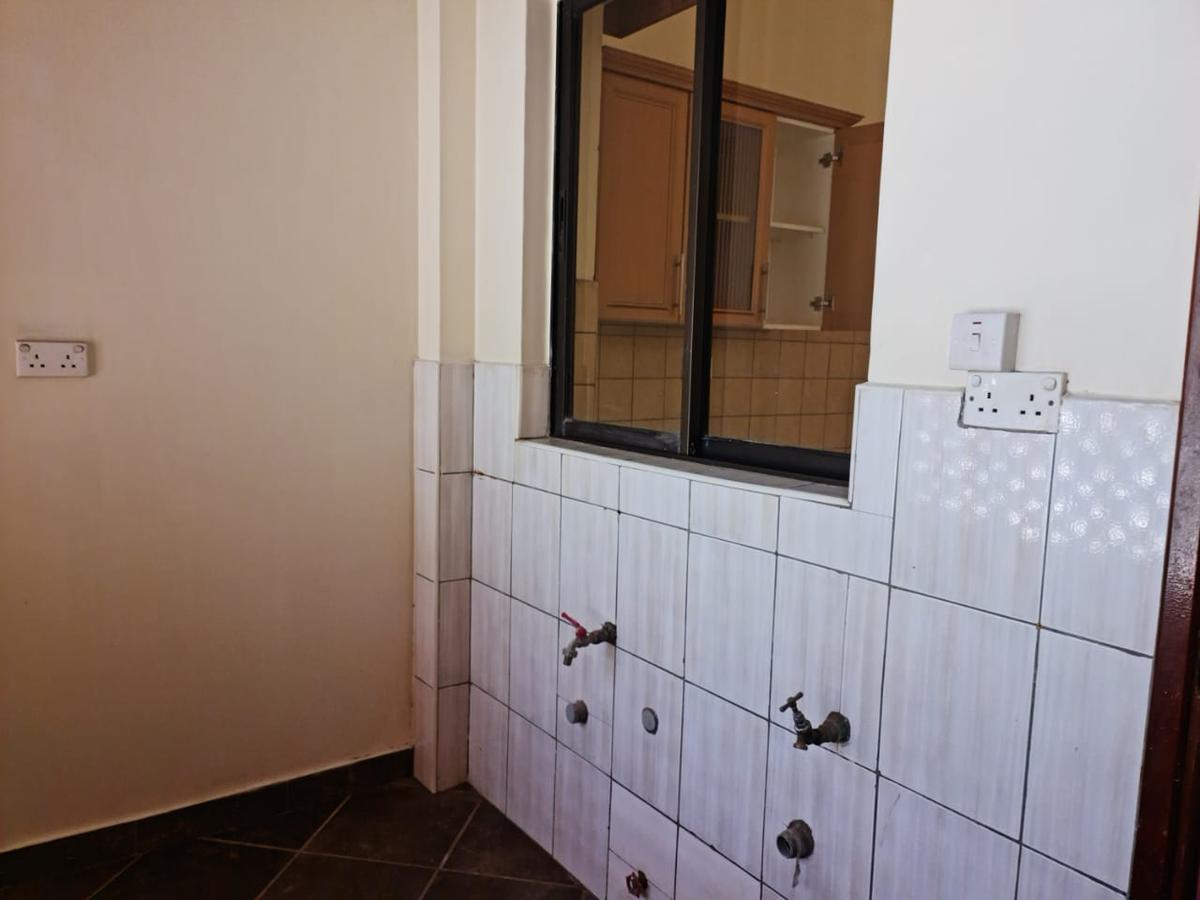 2 Bed Apartment with En Suite at Kilimani - 11