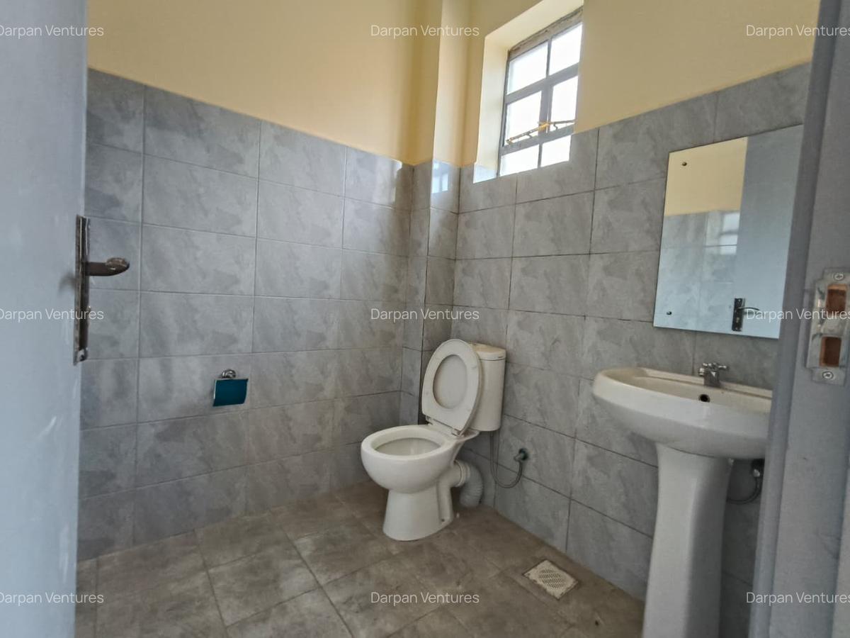 7,637 ft² Warehouse with Service Charge Included in Ruaraka - 3