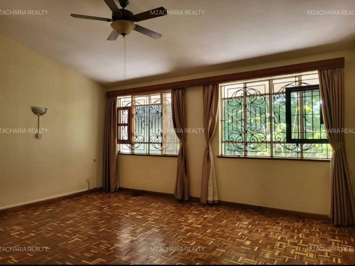 5 Bed Townhouse with En Suite in Nyari - 17