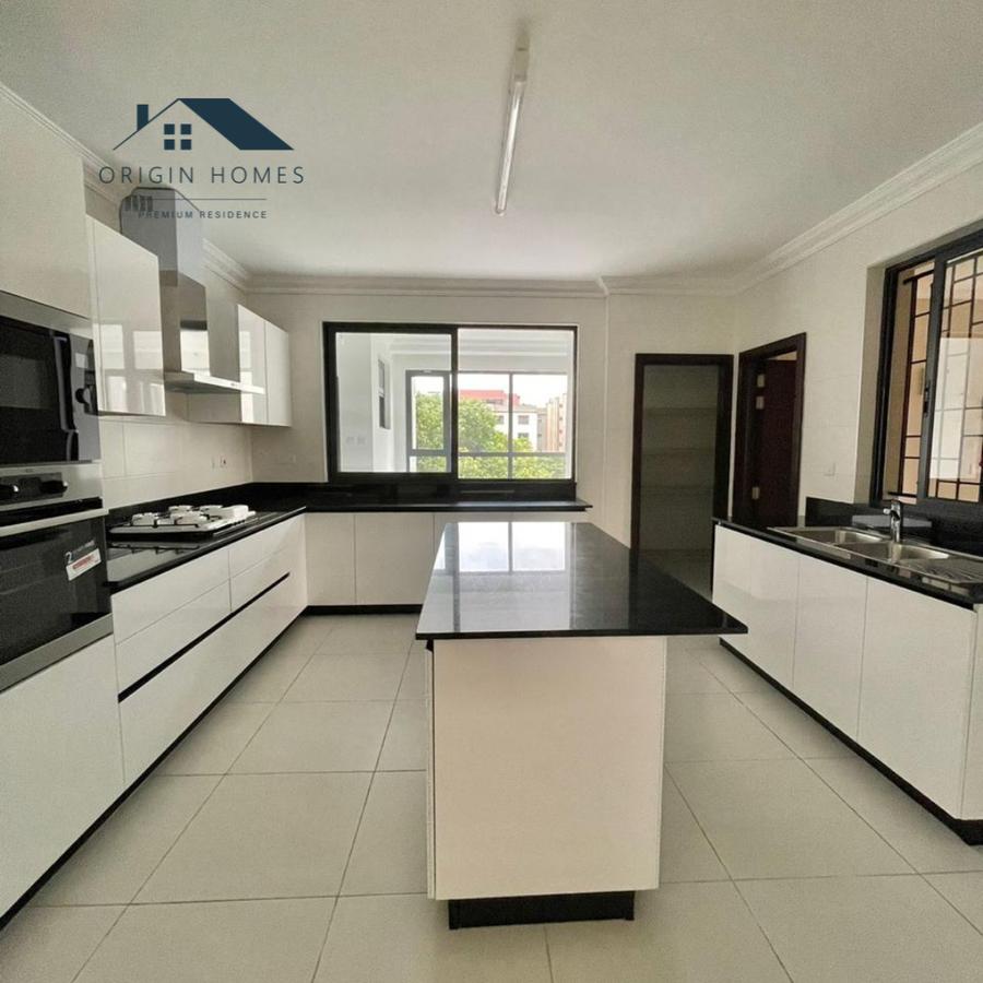 3 Bed Apartment with En Suite at 2Nd Parklands - 4