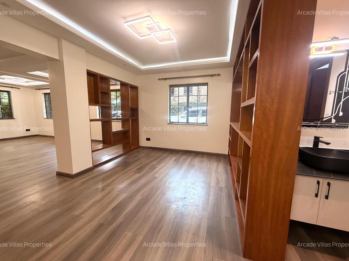 5 Bed Villa with En Suite in Lavington - 15