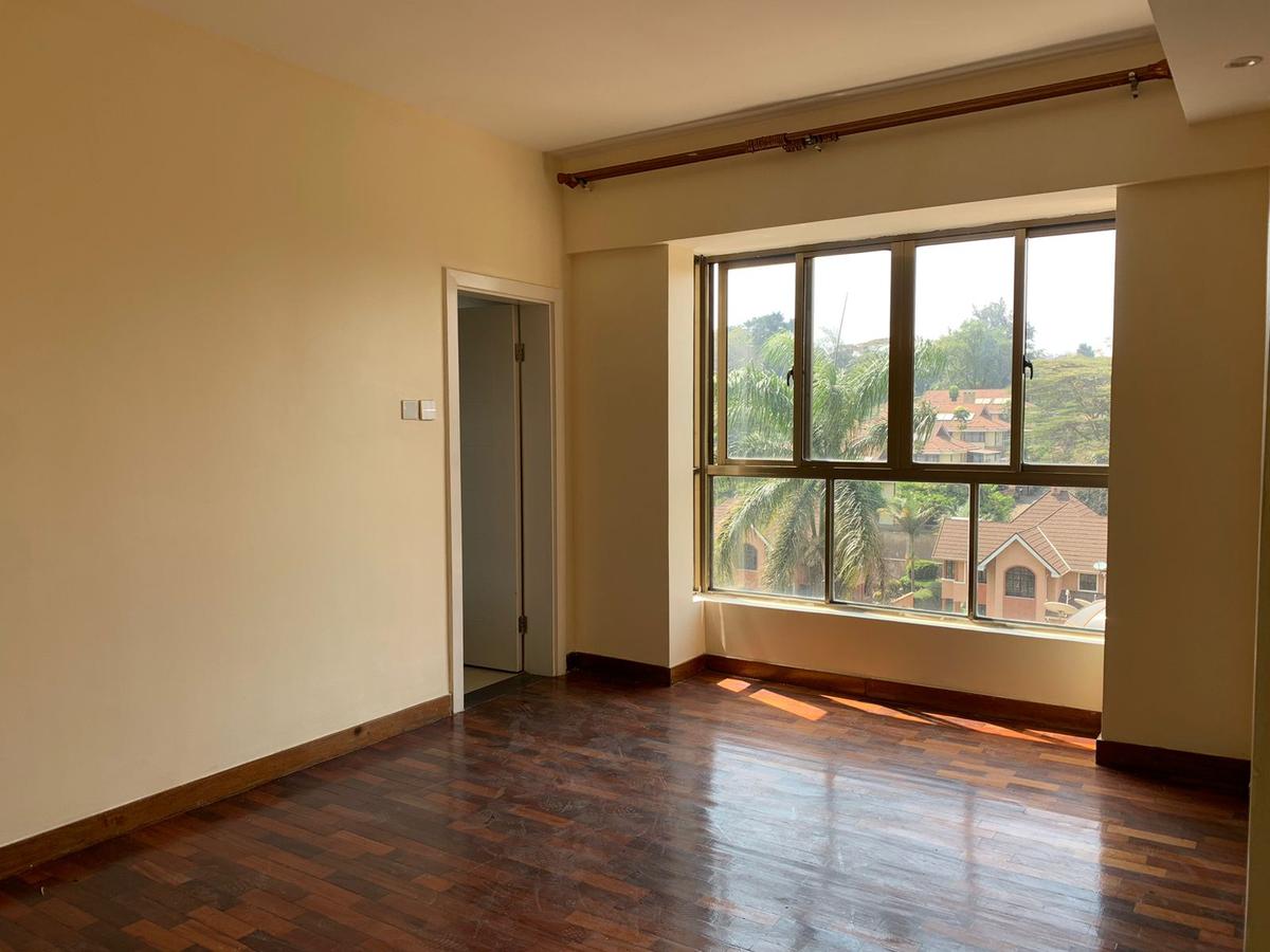 3 Bed Apartment with En Suite in Lavington - 12