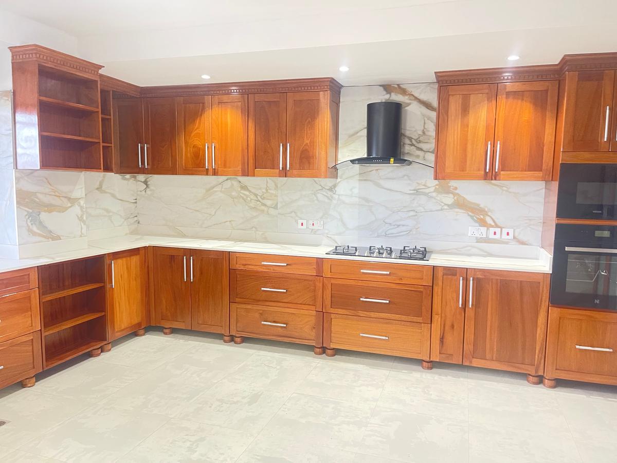 5 Bed Apartment with En Suite in Kileleshwa - 4