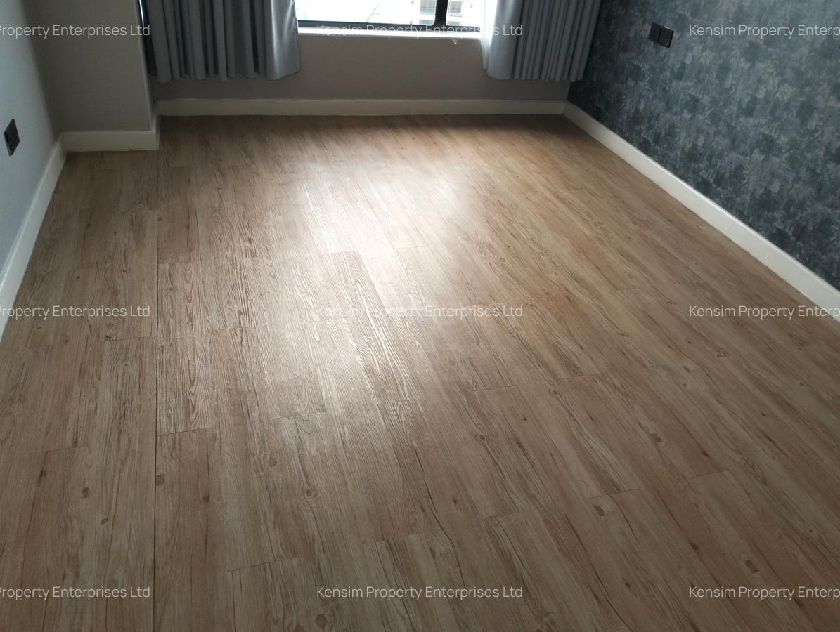 3 Bed Apartment with En Suite in Brookside - 12