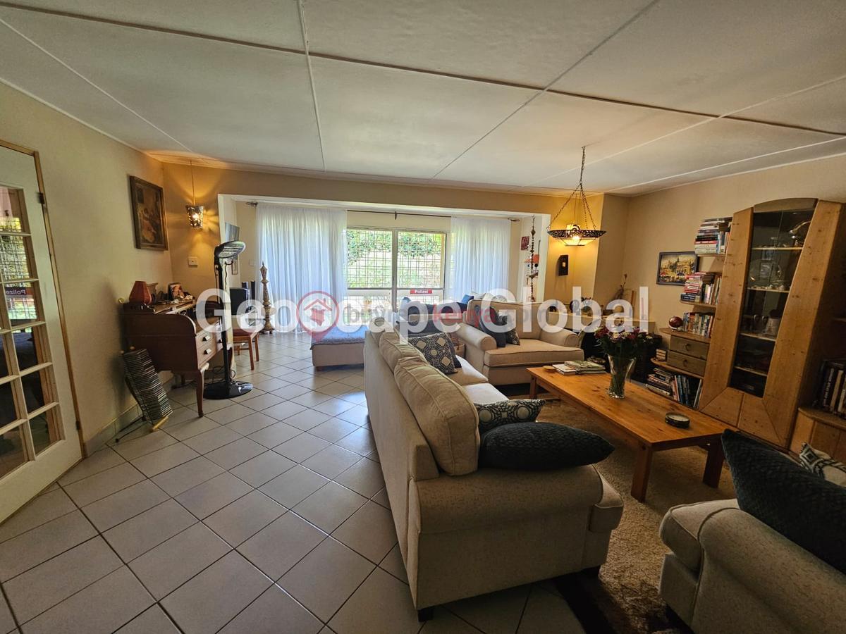 2 Bed House with En Suite in Rosslyn - 9
