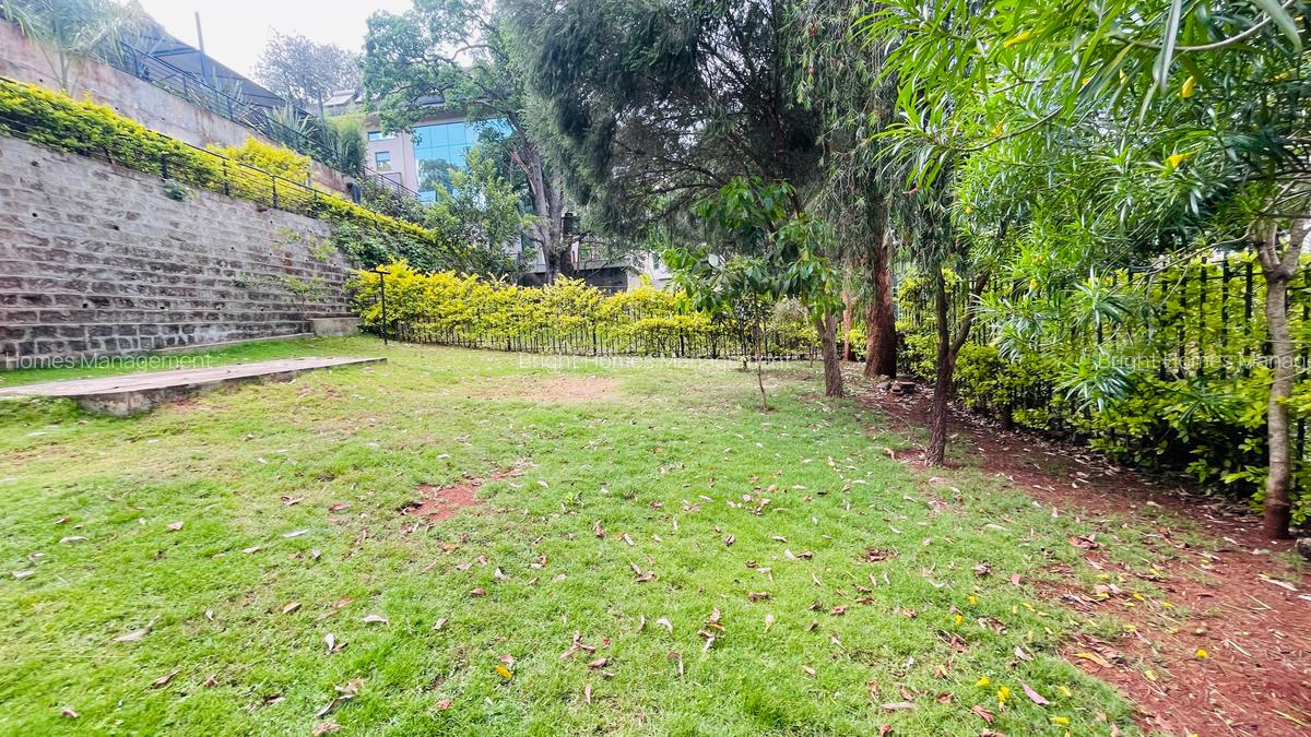 5 Bed Villa with En Suite in Spring Valley - 17